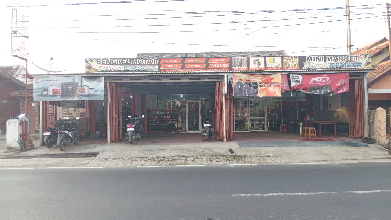 Foto bengkel luar tampak depan